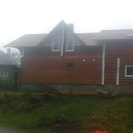 Country house під гострою Zhdeniievo
