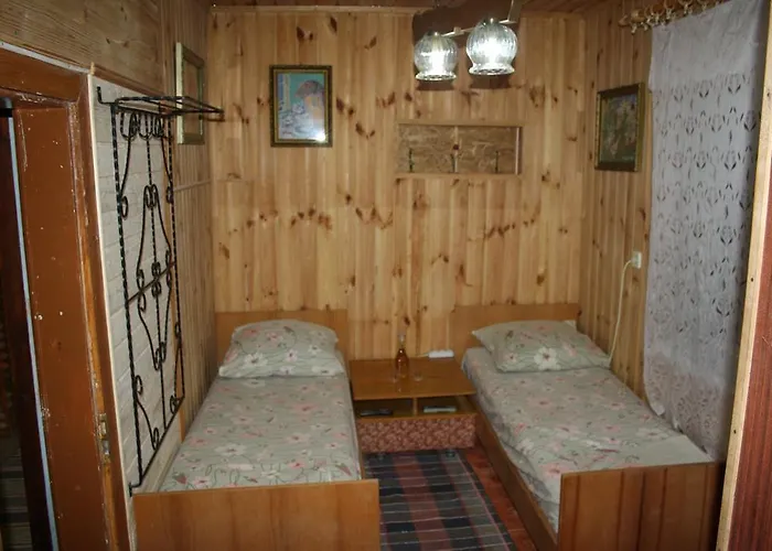 під гострою Zhdeniievo