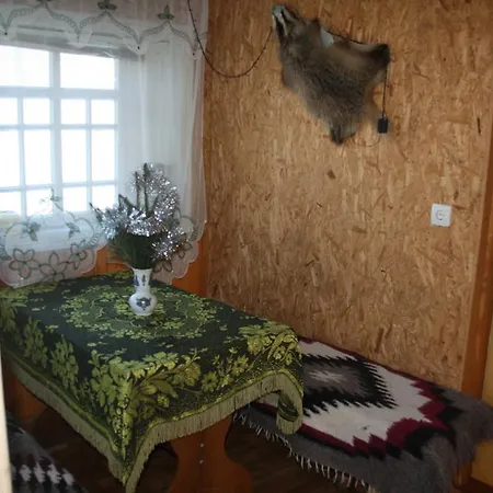 під гострою * 즈데니에보