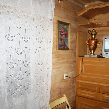 під гострою 컨트리하우스